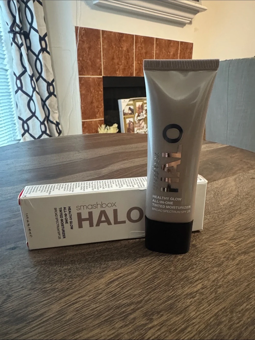 Smashbox Halo Tinted Moisturizer - Deep Rich Neutral- 40ml